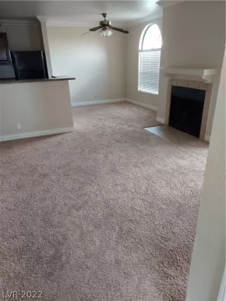 Photo #6: 2413878 Listing