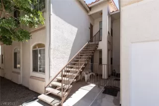 Photo #6: 2413883 Listing