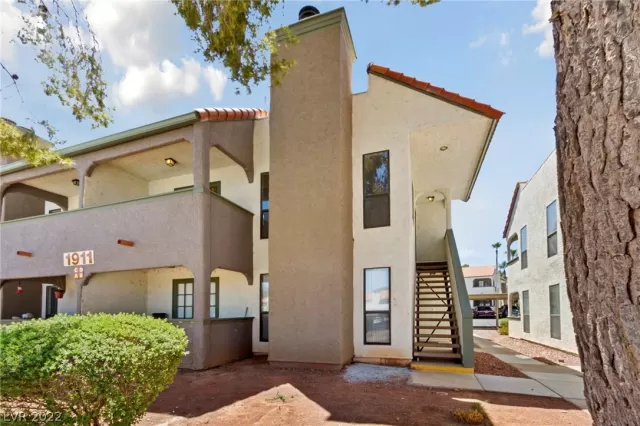 MLS: 2413894 Condo For Sale