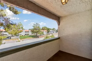 Photo #4: 2413894 Listing