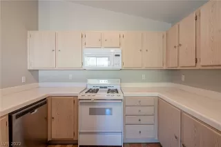 Photo #1: 2413910 Listing 