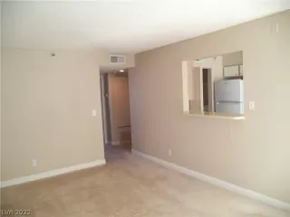 Photo #4: 2413911 Listing