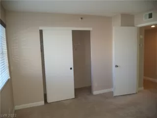 Photo #6: 2413911 Listing