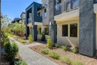 Photo #1: 2413936 Listing 