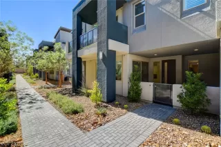 Photo #2: 2413936 Listing 