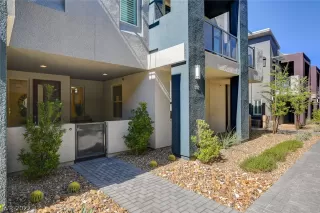 Photo #3: 2413936 Listing 