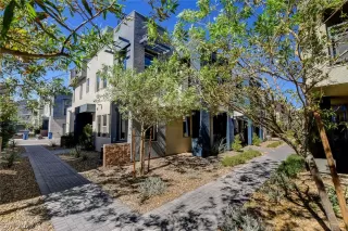 Photo #4: 2413936 Listing 