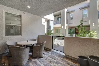 Photo #5: 2413936 Listing 