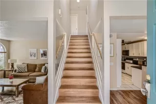 Photo #4: 2413963 Listing 