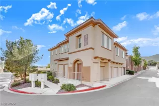 Photo #1: 2413994 Listing