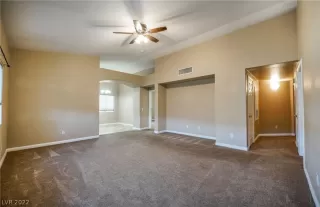 Photo #4: 2414094 Listing 