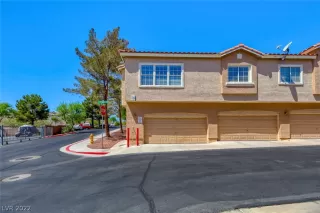 Photo #4: 2414097 Listing