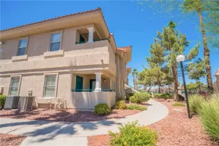 Photo #2: 2414111 Listing