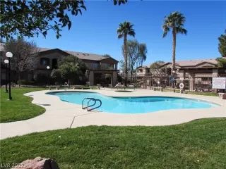 Photo #3: 2414116 Listing