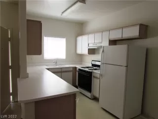 Photo #6: 2414116 Listing