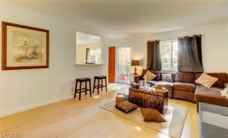 Photo #6: 2414117 Listing