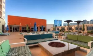 Photo #4: 2414133 Listing 