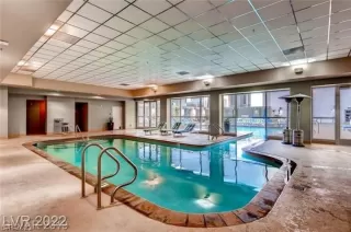 Photo #5: 2414133 Listing 