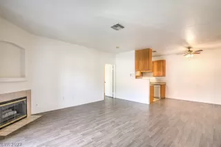 Photo #4: 2414166 Listing 