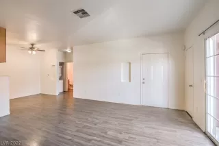 Photo #5: 2414166 Listing 