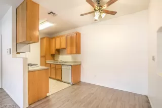 Photo #6: 2414166 Listing 