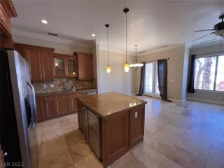 Photo #1: 2414167 Listing 