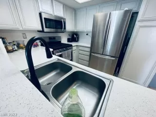 Photo #1: 2414204 Listing 