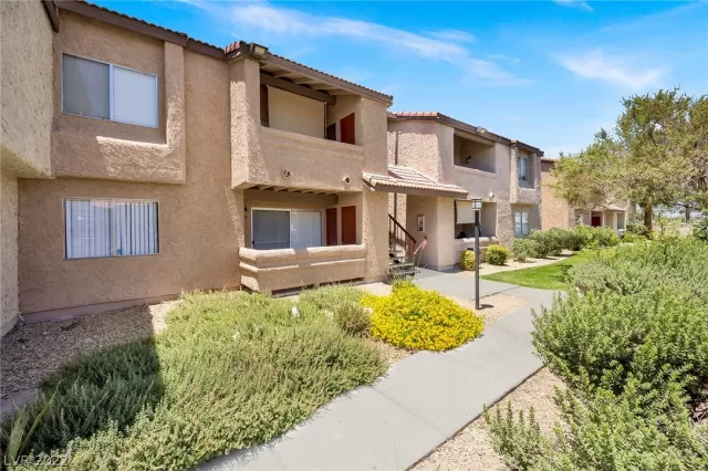 MLS: 2414205 Condo For Sale