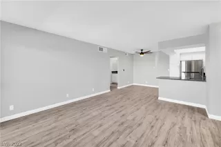 Photo #4: 2414205 Listing 