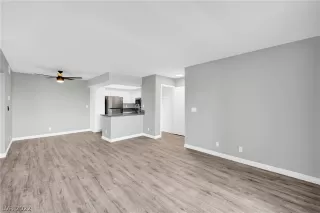 Photo #5: 2414205 Listing 