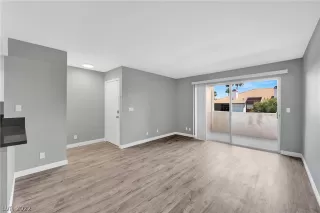 Photo #6: 2414205 Listing 