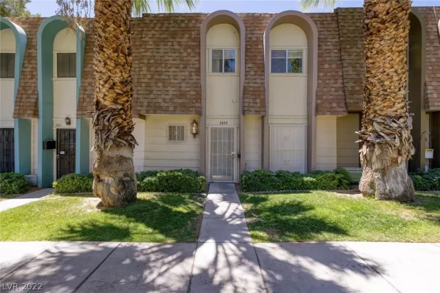 MLS: 2414218 Condo For Sale