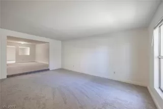 Photo #3: 2414218 Listing