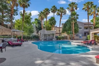 Photo #4: 2414227 Listing