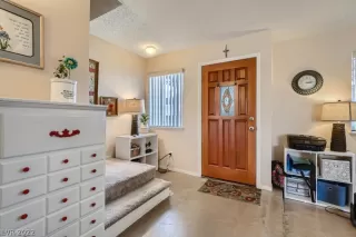 Photo #2: 2414232 Listing 