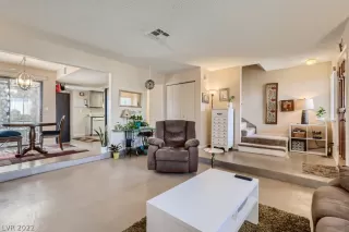 Photo #4: 2414232 Listing 