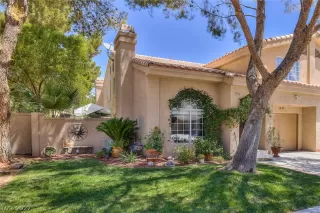 Photo #3: 2414280 Listing