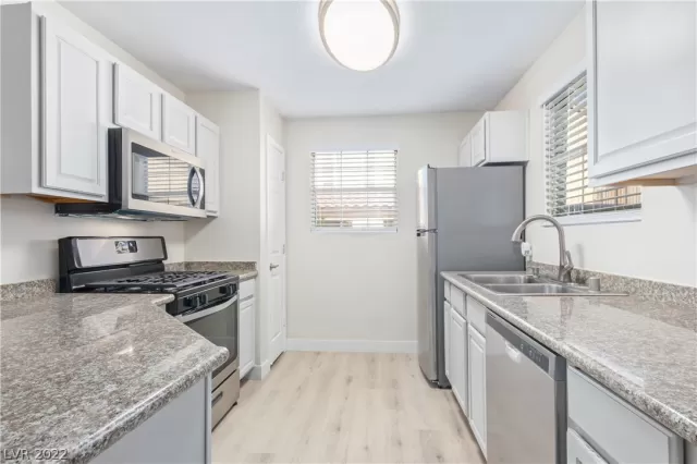 MLS: 2414284 Condo For Sale