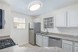 Photo #2: 2414284 Listing