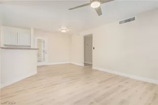 Photo #6: 2414284 Listing