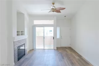 Photo #5: 2414295 Listing