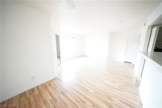 Photo #4: 2414301 Listing 