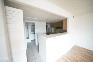 Photo #6: 2414301 Listing 