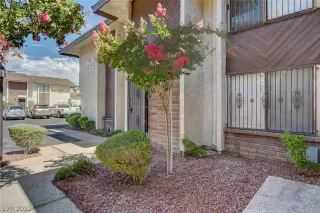 Photo #1: 2414318 Listing 