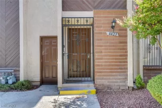 Photo #3: 2414318 Listing 