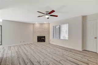 Photo #5: 2414318 Listing 