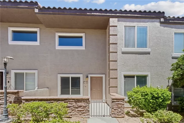 MLS: 2414323 Condo For Sale