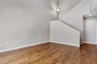 Photo #2: 2414323 Listing