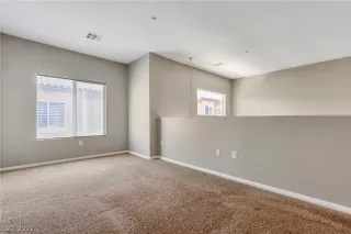 Photo #5: 2414323 Listing