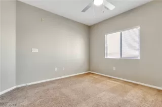 Photo #6: 2414323 Listing